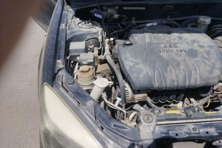 Used Soueast V3 Lingyue 2012 Revised Version 1.5L Manual Flagship Edition Engine Bay Right