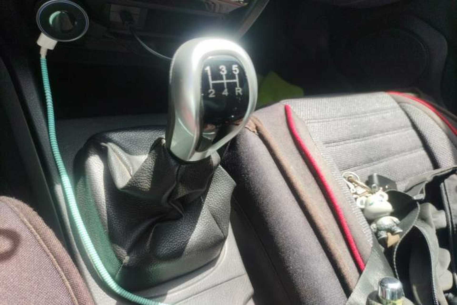 Used Soueast V3 Lingyue 2012 Revised Version 1.5L Manual Flagship Edition Gear Lever