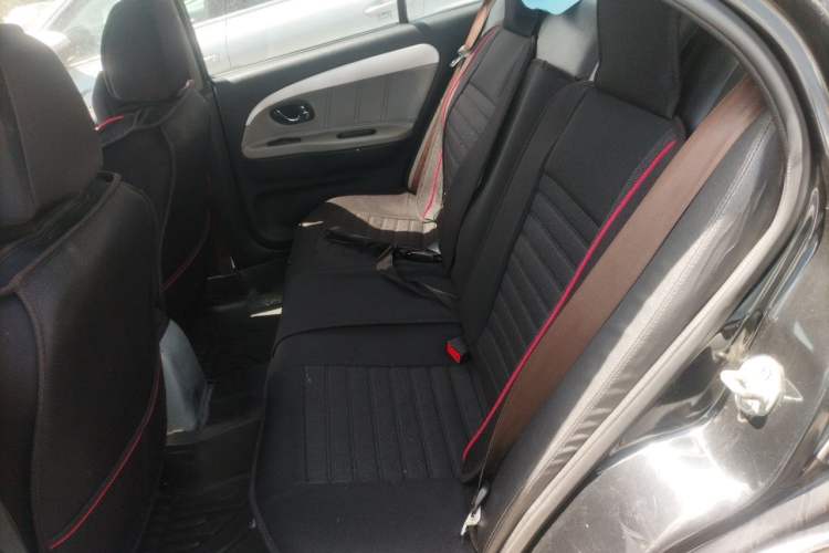 Used Soueast V3 Lingyue 2012 Revised Version 1.5L Manual Flagship Edition Left Rear Seat