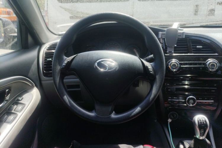 Used Soueast V3 Lingyue 2012 Revised Version 1.5L Manual Flagship Edition Steering Wheel
