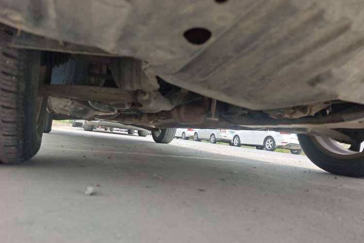 Used Soueast V3 Lingyue 2012 1.5L Manual Happiness Edition Chassis Front Right