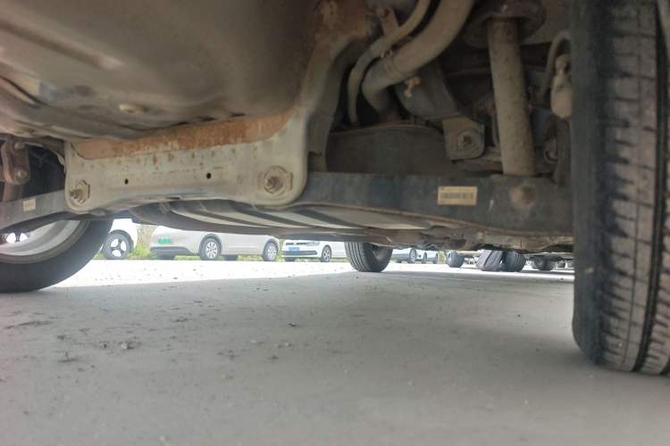 Used Soueast V3 Lingyue 2012 1.5L Manual Happiness Edition Chassis Rear Right