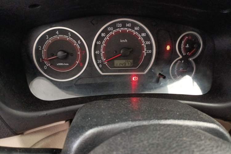 Used Soueast V3 Lingyue 2012 1.5L Manual New Happiness Edition Odometer Close Up