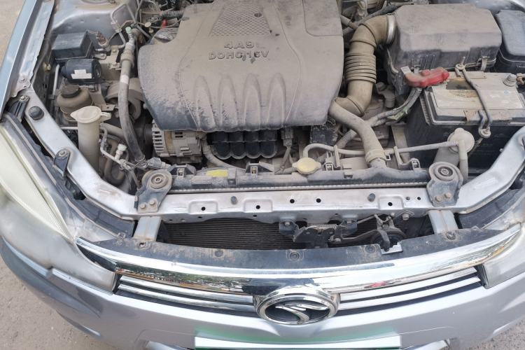 Used Soueast V3 Lingyue 2012 Revised Version 1.5L Manual Flagship Edition Engine Bay