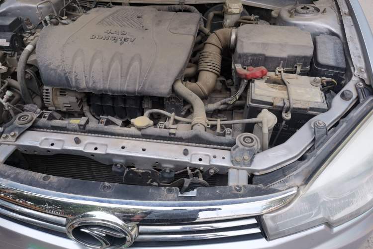 Used Soueast V3 Lingyue 2012 Revised Version 1.5L Manual Flagship Edition Engine Bay Left