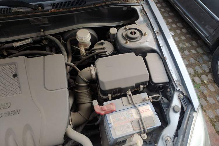 Used Soueast V3 Lingyue 2012 1.5L Manual Luxury Edition Engine Bay Left