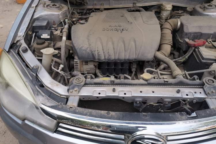 Used Soueast V3 Lingyue 2012 Revised Version 1.5L Manual Flagship Edition Engine Bay Right