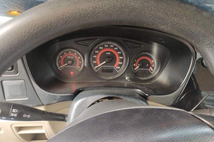 Used Soueast V3 Lingyue 2012 1.5L Manual Luxury Edition Odometer Close Up