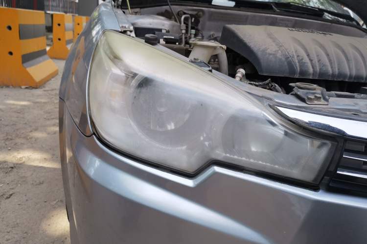 Used Soueast V3 Lingyue 2012 Revised Version 1.5L Manual Flagship Edition Right Front Headlight