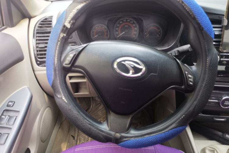 Used Soueast V3 Lingyue 2012 Revised Version 1.5L Manual Flagship Edition Steering Wheel