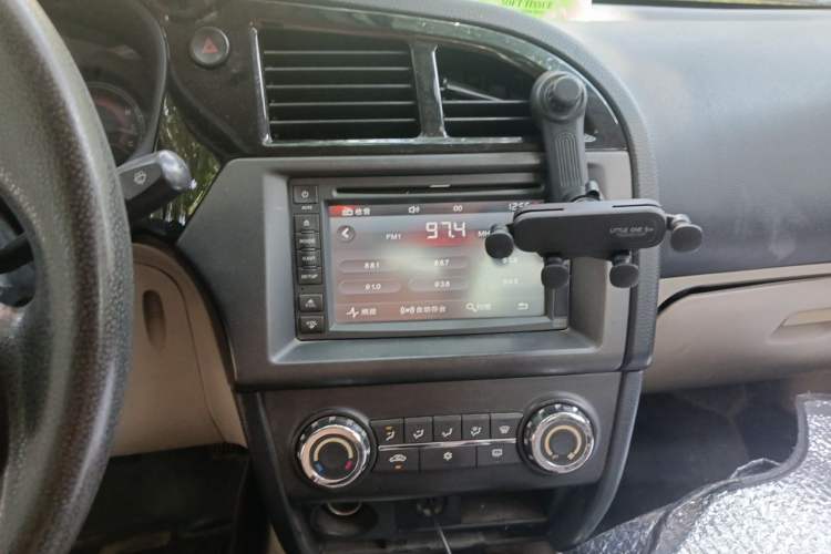 Used Soueast V3 Lingyue 2012 1.5L Manual Flagship Edition Audio And AC Panel