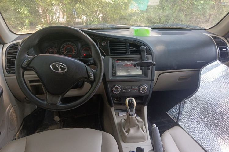 Used Soueast V3 Lingyue 2012 1.5L Manual Flagship Edition Center Console