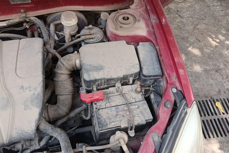 Used Soueast V3 Lingyue 2012 1.5L Manual Flagship Edition Engine Bay Left