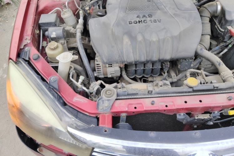 Used Soueast V3 Lingyue 2012 Revised Version 1.5L Manual – Style Edition Engine Bay Right