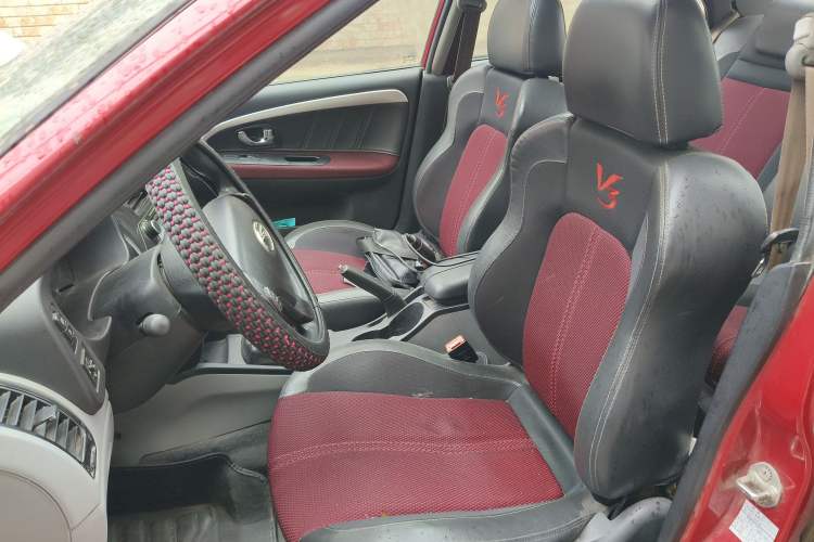 Used Soueast V3 Lingyue 2012 Revised Version 1.5L Manual – Style Edition Left Front Seat