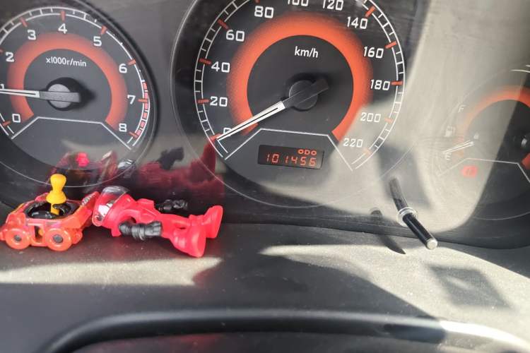 Used Soueast V3 Lingyue 2012 1.5L Manual Luxury Style Edition Odometer Close Up