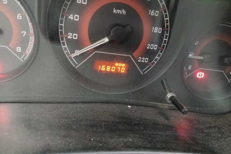 Used Soueast V3 Lingyue 2012 Revised Version 1.5L Manual – Style Edition Odometer Close Up