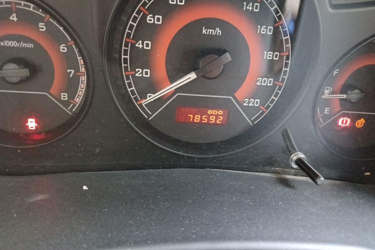 Used Soueast V3 Lingyue 2012 1.5L Manual Flagship Edition Odometer Close Up