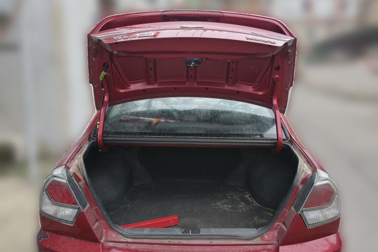 Used Soueast V3 Lingyue 2012 Revised Version 1.5L Manual – Style Edition Trunk