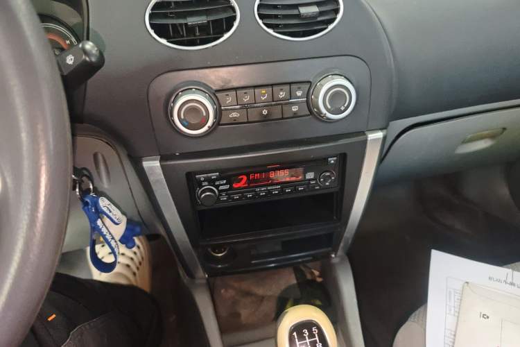 Used Soueast V3 Lingyue 2012 1.5L Manual Comfort Edition Audio And AC Panel