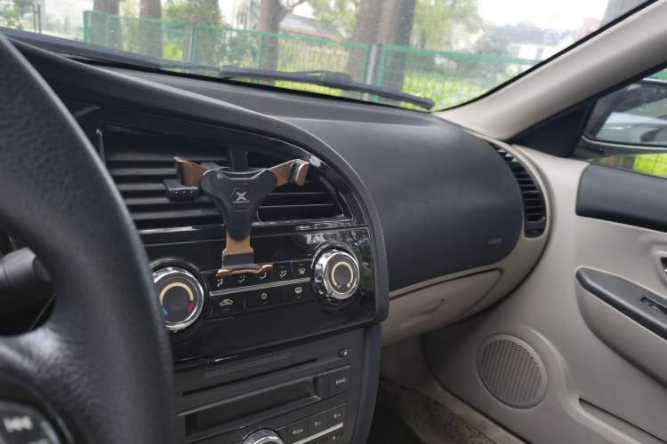 Used Soueast V3 Lingyue 2012 Revised Version 1.5L Manual Flagship Edition Audio And AC Panel