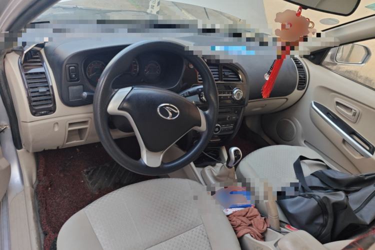 Used Soueast V3 Lingyue 2012 Revised Version 1.5L Manual Comfort Edition Center Console