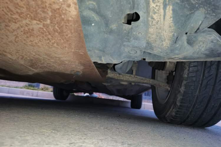 Used Soueast V3 Lingyue 2012 Revised Version 1.5L Manual – Happiness Edition Chassis Front Left