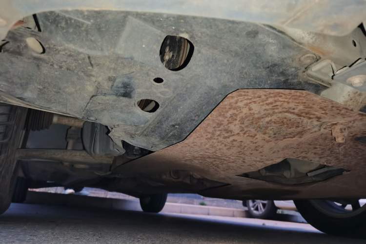 Used Soueast V3 Lingyue 2012 Revised Version 1.5L Manual – Happiness Edition Chassis Front Right
