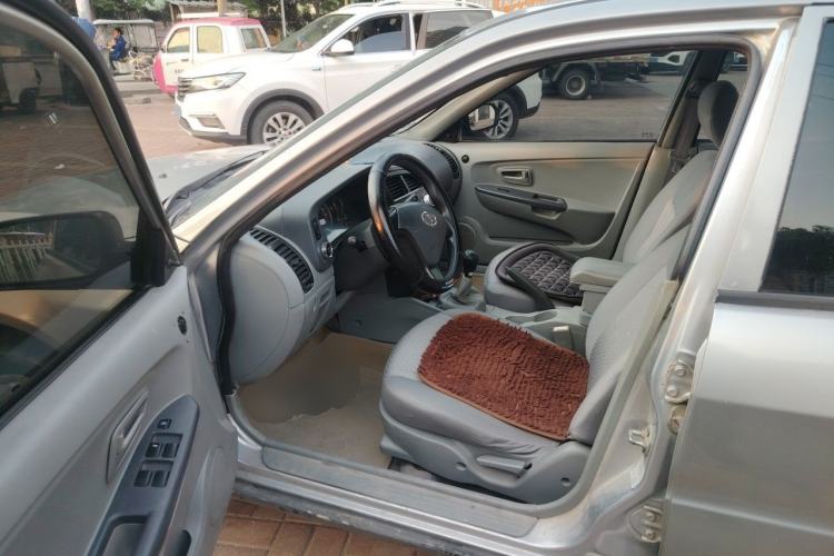 Used Soueast V3 Lingyue 2012 1.5L Manual New Happiness Edition Driver Seat