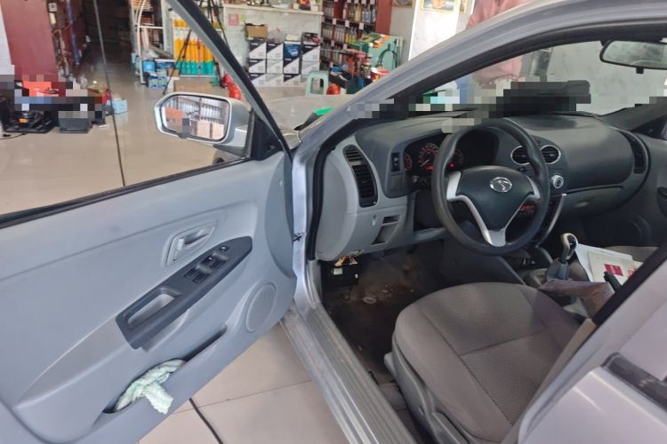 Used Soueast V3 Lingyue 2012 1.5L Manual Comfort Edition Driver Seat
