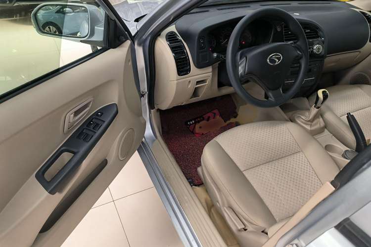 Used Soueast V3 Lingyue 2012 Revised Version 1.5L Manual Luxury Edition Driver Seat