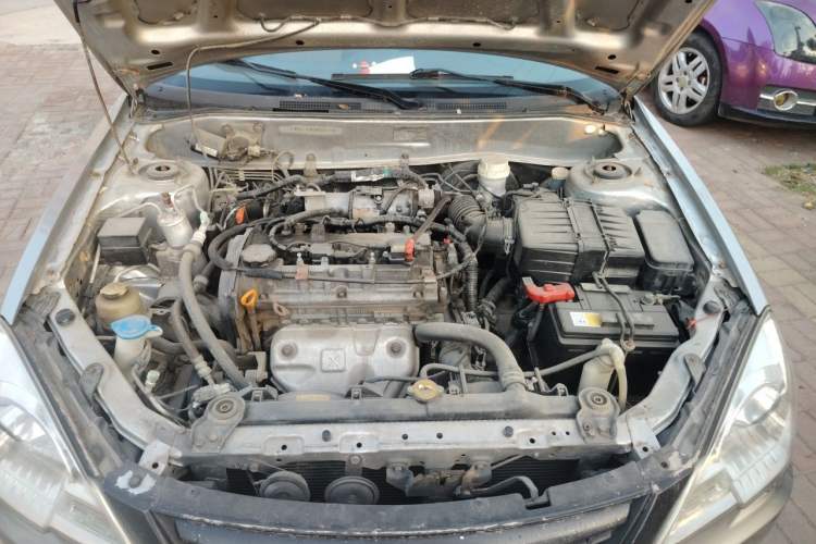 Used Soueast V3 Lingyue 2012 1.5L Manual New Happiness Edition Engine Bay