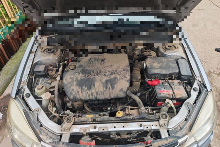 Used Soueast V3 Lingyue 2012 Revised Version 1.5L Manual Comfort Edition Engine Bay