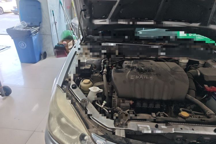 Used Soueast V3 Lingyue 2012 1.5L Manual Comfort Edition Engine Bay Right