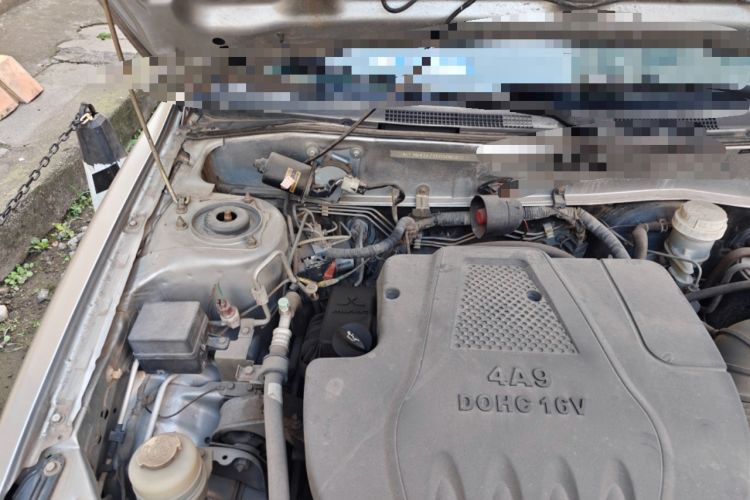 Used Soueast V3 Lingyue 2012 Revised Version 1.5L Manual Comfort Edition Engine Bay Right