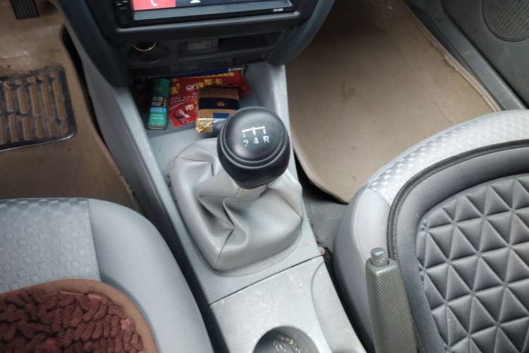 Used Soueast V3 Lingyue 2012 1.5L Manual New Happiness Edition Gear Lever