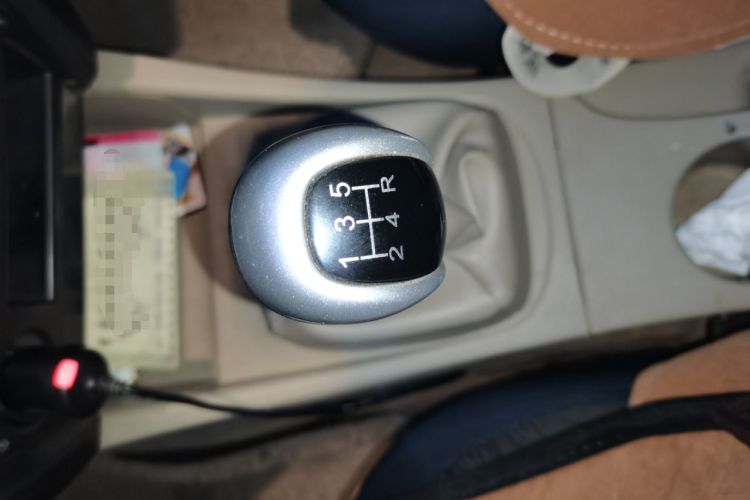 Used Soueast V3 Lingyue 2012 Revised Version 1.5L Manual – Happiness Edition Gear Lever