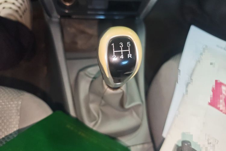 Used Soueast V3 Lingyue 2012 1.5L Manual Comfort Edition Gear Lever