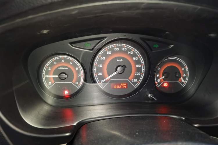 Used Soueast V3 Lingyue 2012 Revised Version 1.5L Manual – Happiness Edition Instrument Cluster