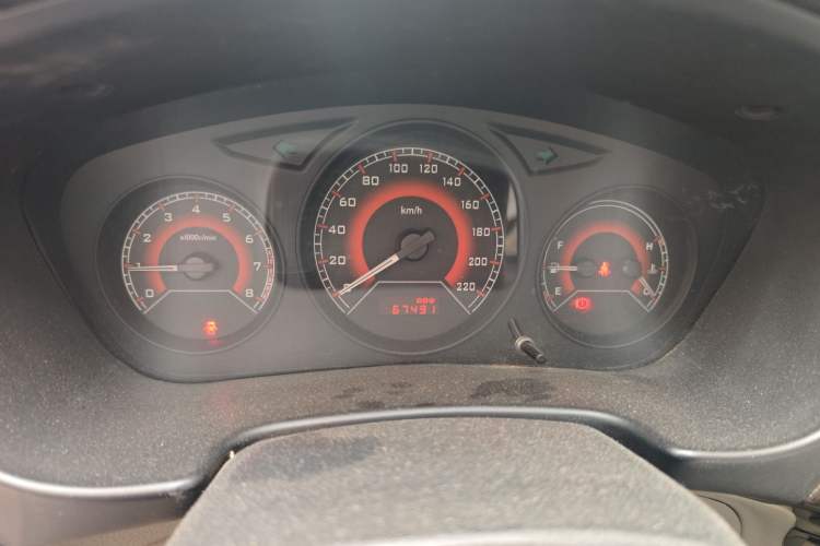 Used Soueast V3 Lingyue 2012 Revised Version 1.5L Manual Comfort Edition Instrument Cluster