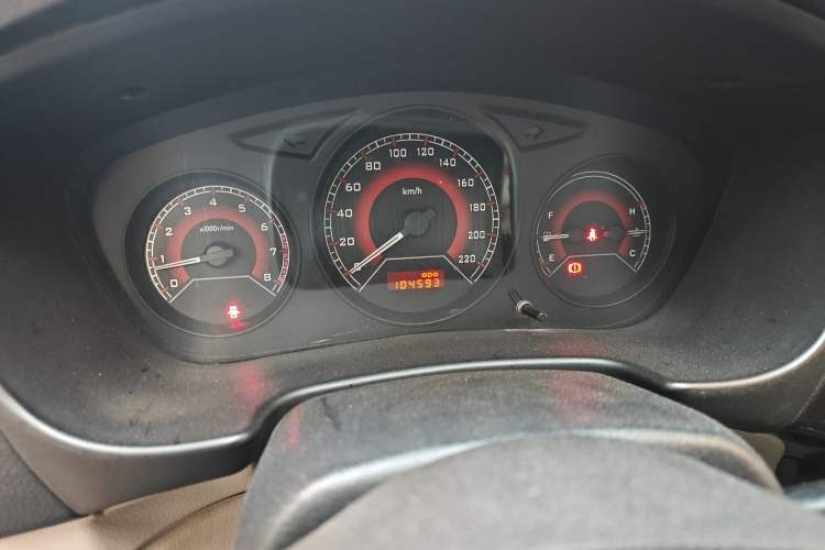 Used Soueast V3 Lingyue 2012 Revised Version 1.5L Manual Comfort Edition Instrument Cluster