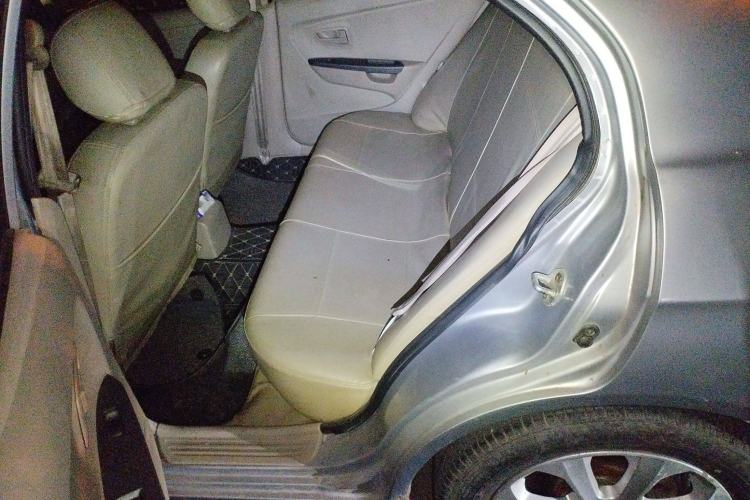 Used Soueast V3 Lingyue 2012 Revised Version 1.5L Manual Luxury Edition Left Rear Seat