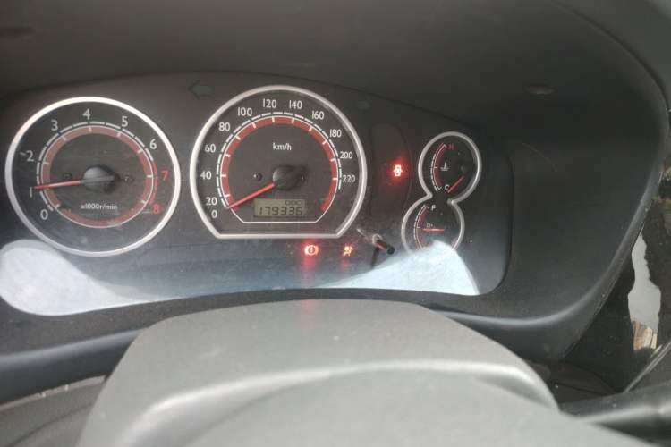Used Soueast V3 Lingyue 2012 1.5L Manual New Happiness Edition Odometer Close Up