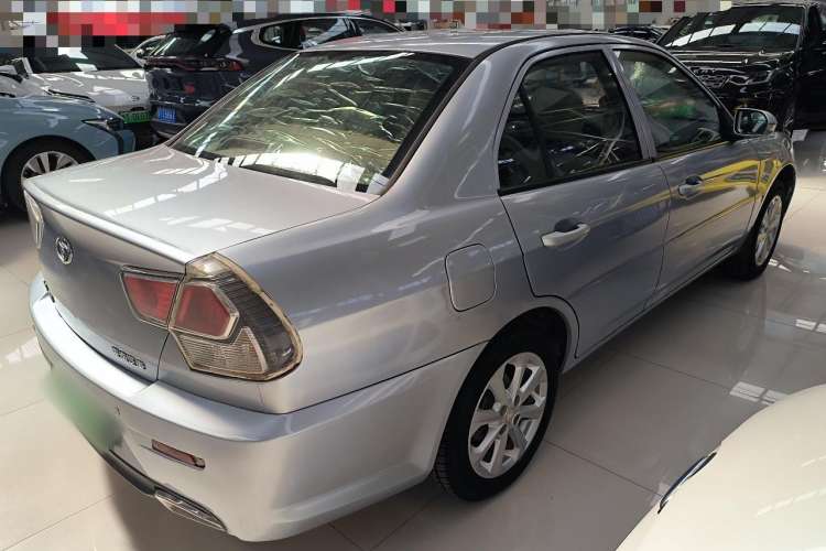 Used Soueast V3 Lingyue 2012 Revised Version 1.5L Manual Luxury Edition Rear Right 45 Deg