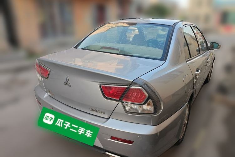 Used Soueast V3 Lingyue 2012 Revised Version 1.5L Manual Comfort Edition Rear Right 45 Deg