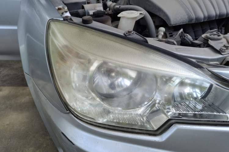 Used Soueast V3 Lingyue 2012 Revised Version 1.5L Manual Flagship Edition Right Front Headlight