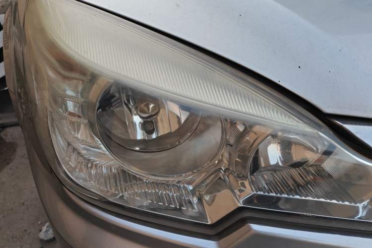 Used Soueast V3 Lingyue 2012 Revised Version 1.5L Manual Comfort Edition Right Front Headlight