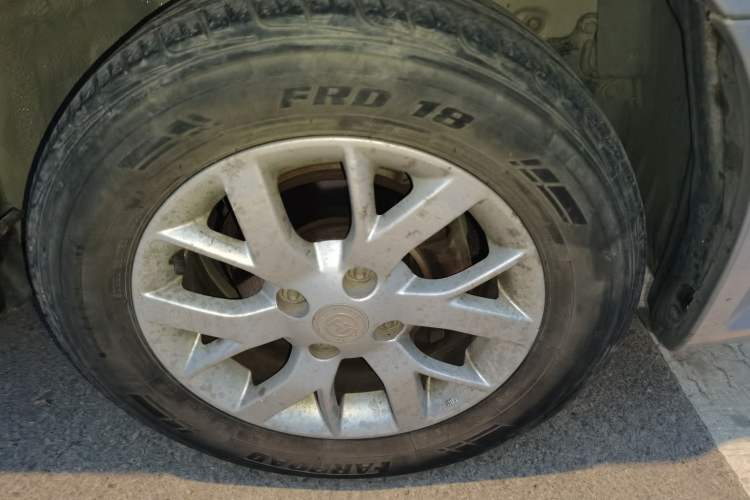 Used Soueast V3 Lingyue 2012 Revised Version 1.5L Manual – Happiness Edition Right Front Wheel Hub