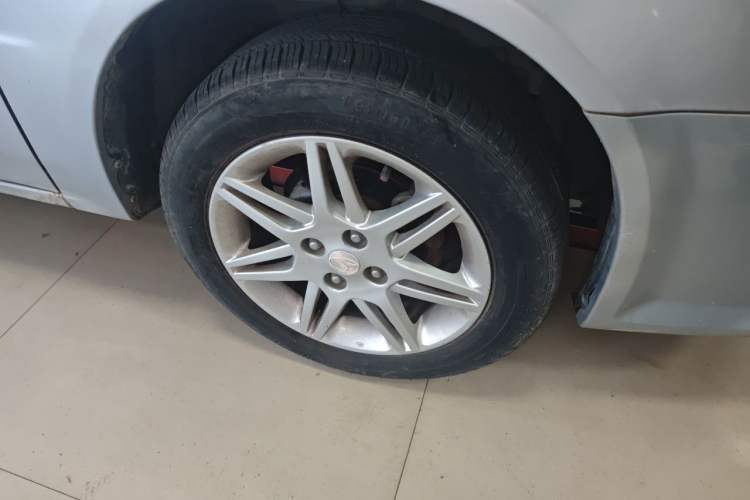 Used Soueast V3 Lingyue 2012 1.5L Manual Comfort Edition Right Front Wheel Hub
