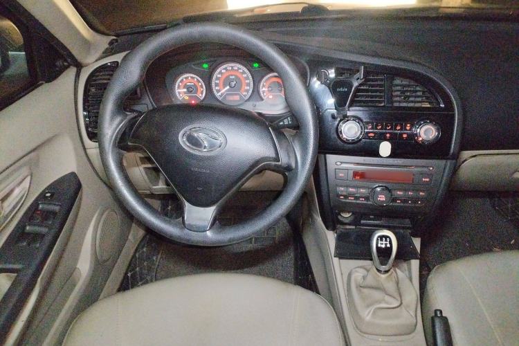 Used Soueast V3 Lingyue 2012 Revised Version 1.5L Manual Luxury Edition Steering Wheel